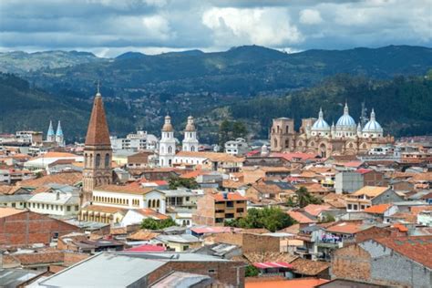 Largest Cities in Ecuador (2020) .